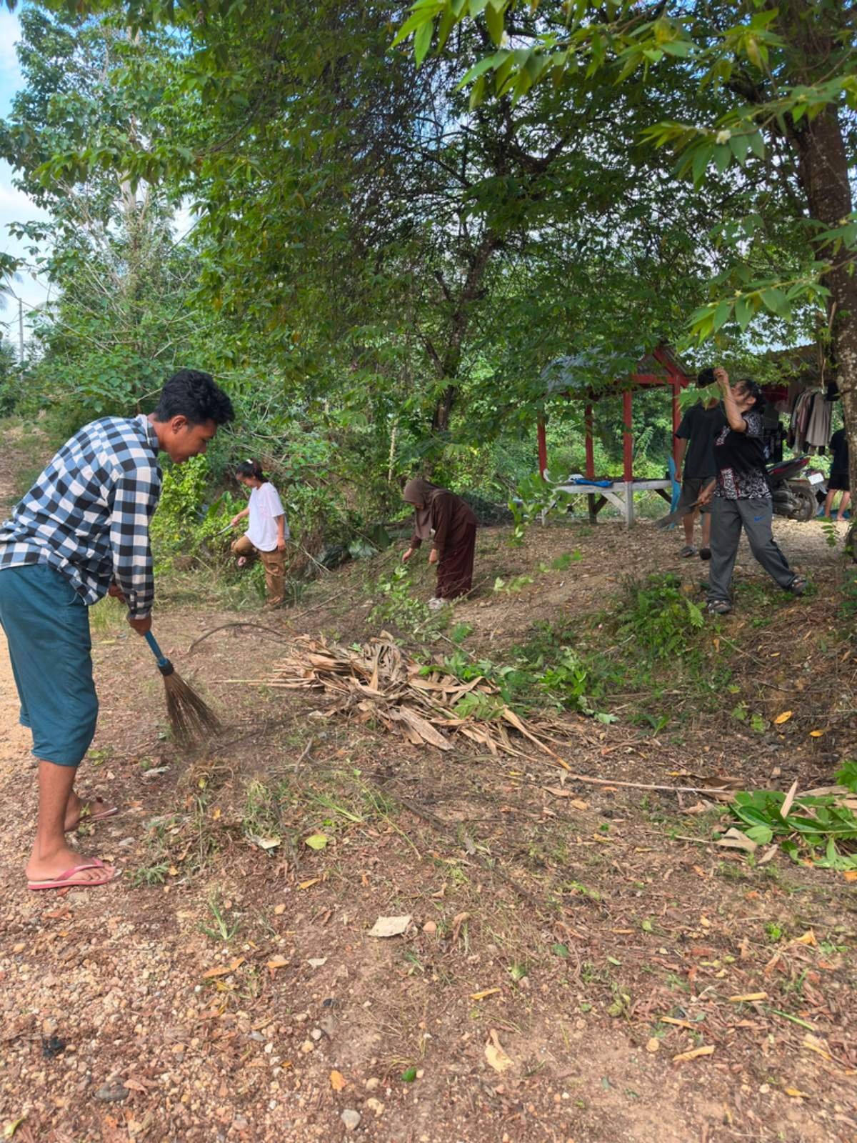 Gotong Royong Dusun 4